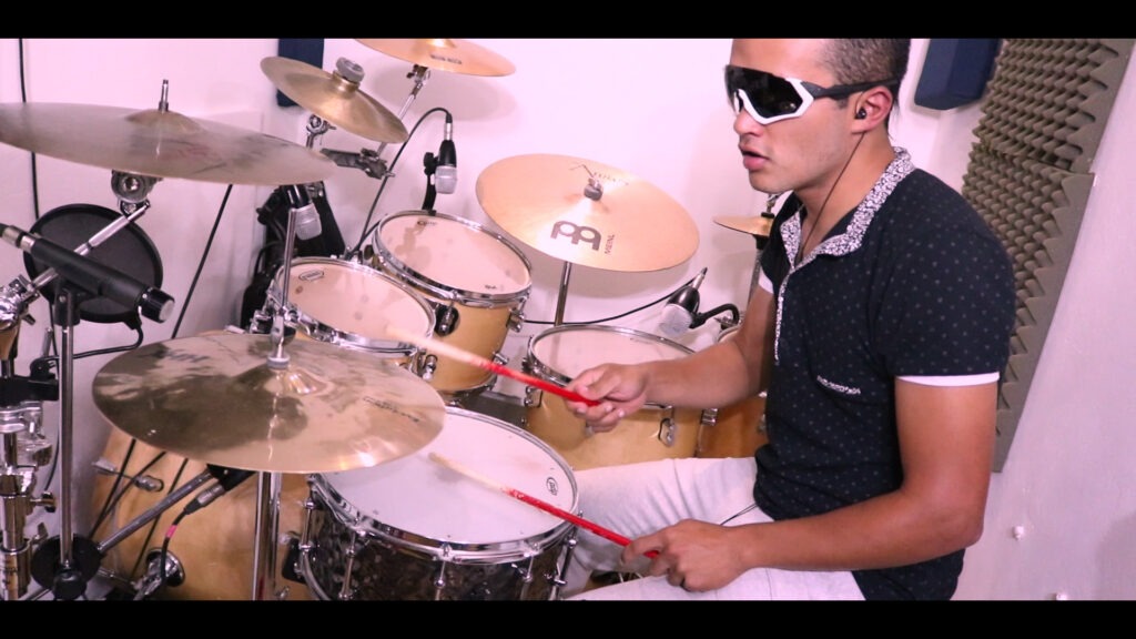 Baterista en Llanogrande - Teo On The Drums - SAVIA LATINA