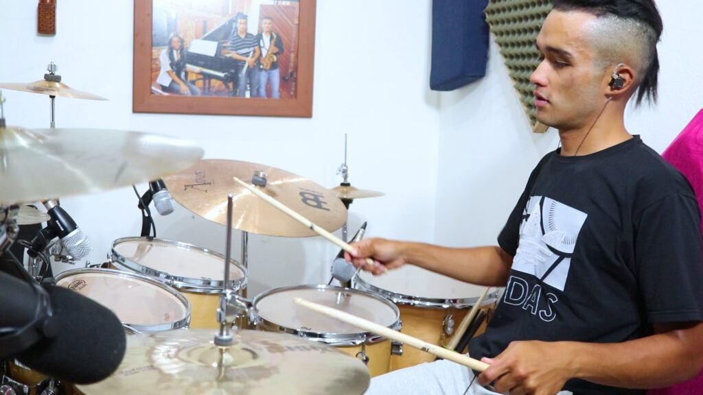 Baterista en Colombia - Teo On The Drums - SAVIA LATINA 